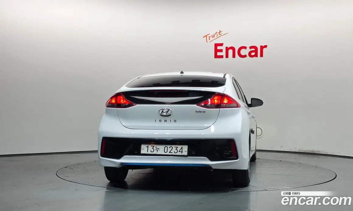 Hyundai Ioniq 2016 1.6 АКПП, фото 4