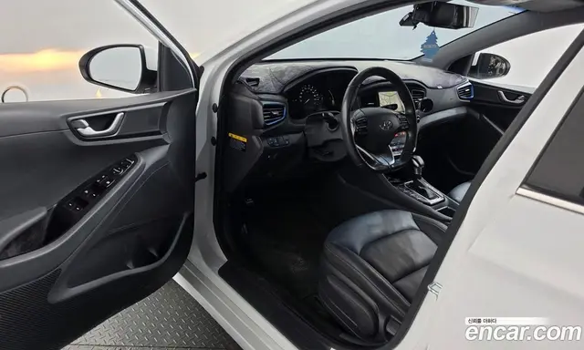 Hyundai Ioniq 2016 1.6 АКПП, миниатюра 10