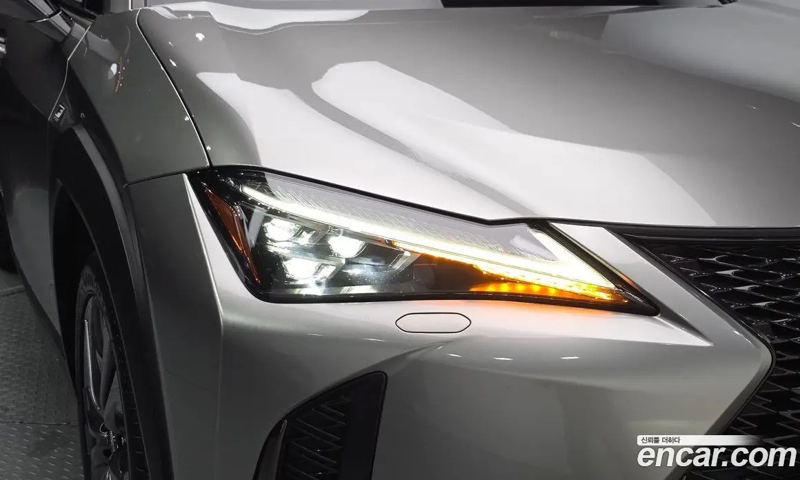Lexus UX 2021 2.0 АКПП, фото 8 Lexus UX 2021 2.0 АКПП, фото 8