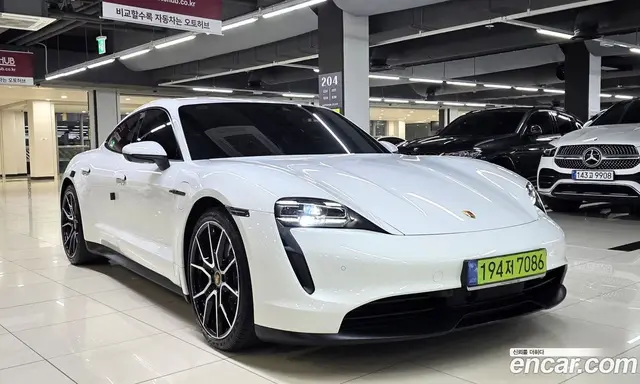 Porsche Taycan 2023 1.0 АКПП, миниатюра 2