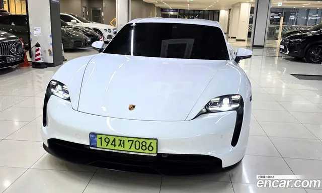 Porsche Taycan 2023 1.0 АКПП, миниатюра 3