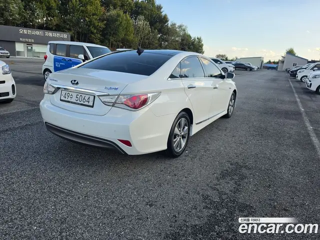 Hyundai Sonata 2011 2.0 АКПП, миниатюра 4