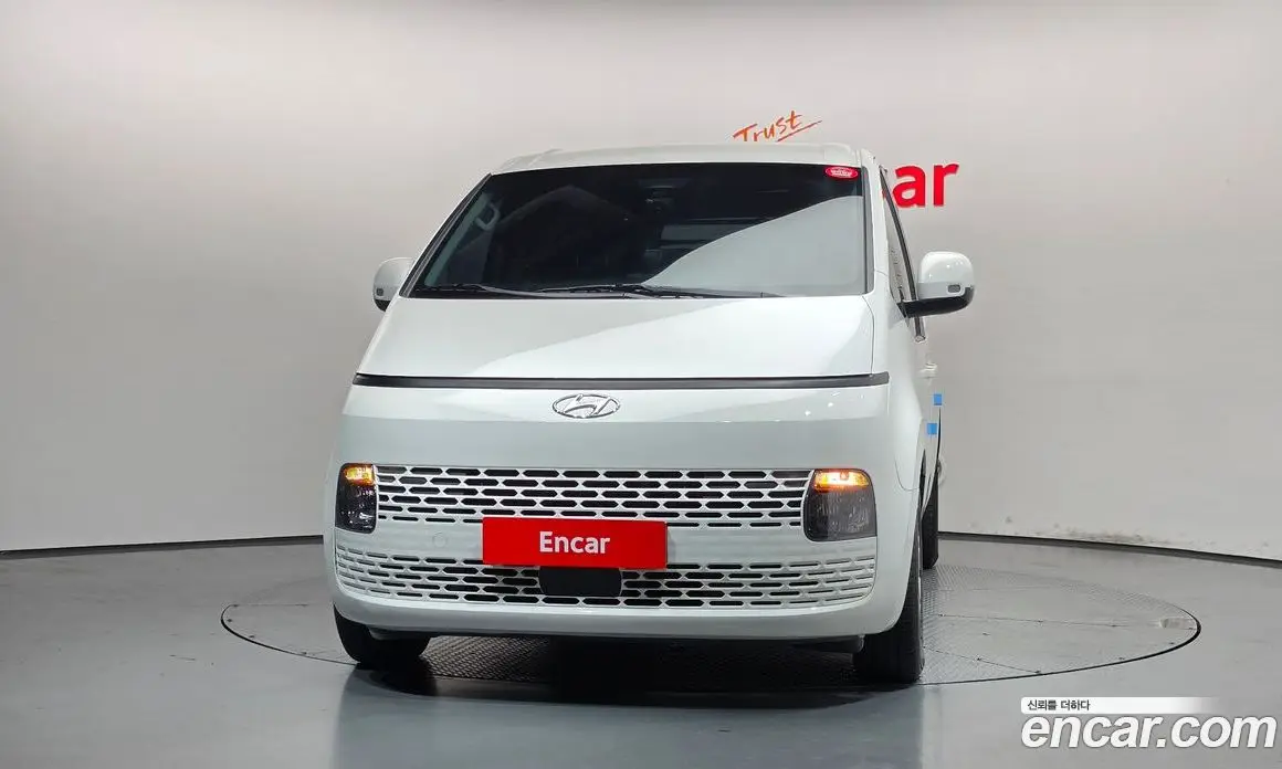 Hyundai Staria 2023 2.2 АКПП, фото 3
