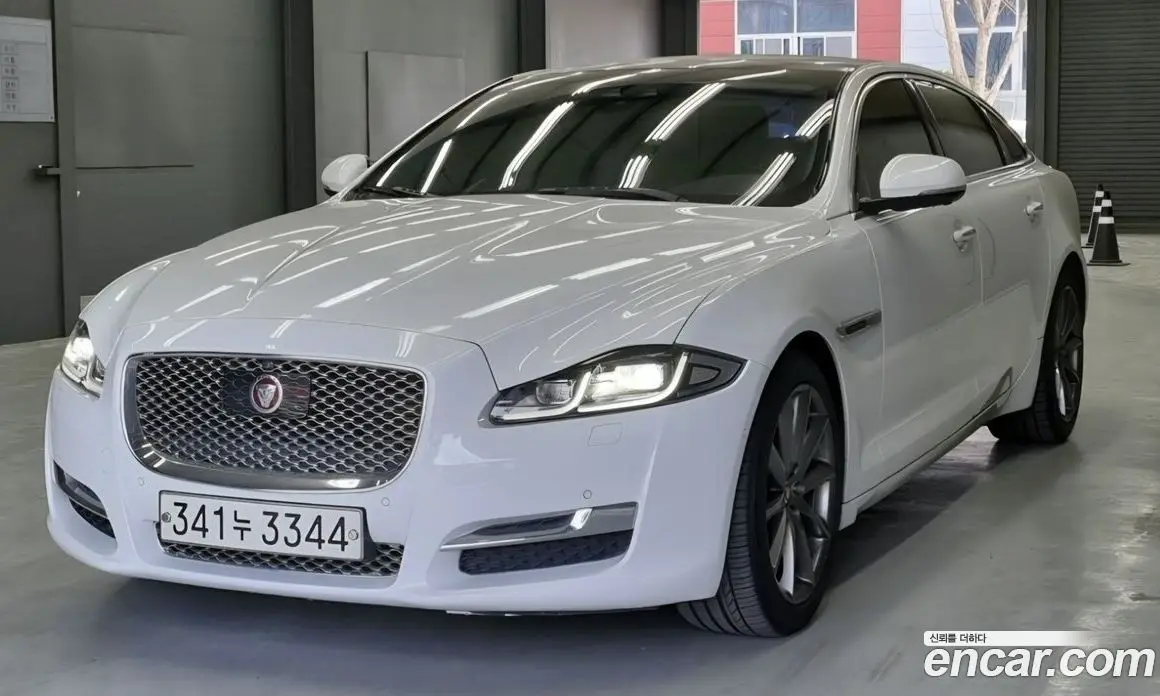 Jaguar XJ 2018 3.0 АКПП, фото 1