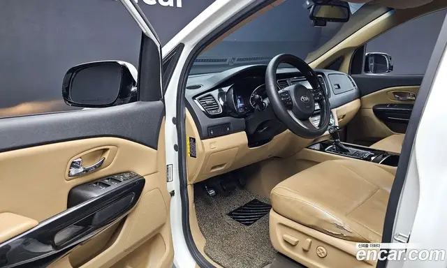 Kia Carnival 2015 2.2 АКПП, миниатюра 10 Kia Carnival 2015 2.2 АКПП, миниатюра 10