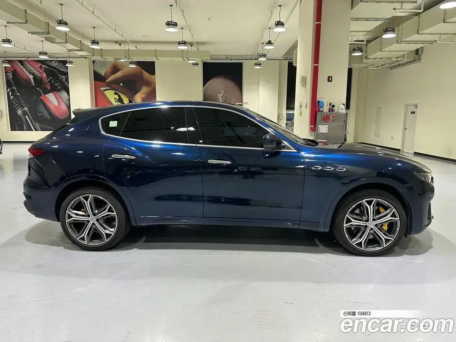 Maserati Levante 2023 3.0 АКПП, фото 3