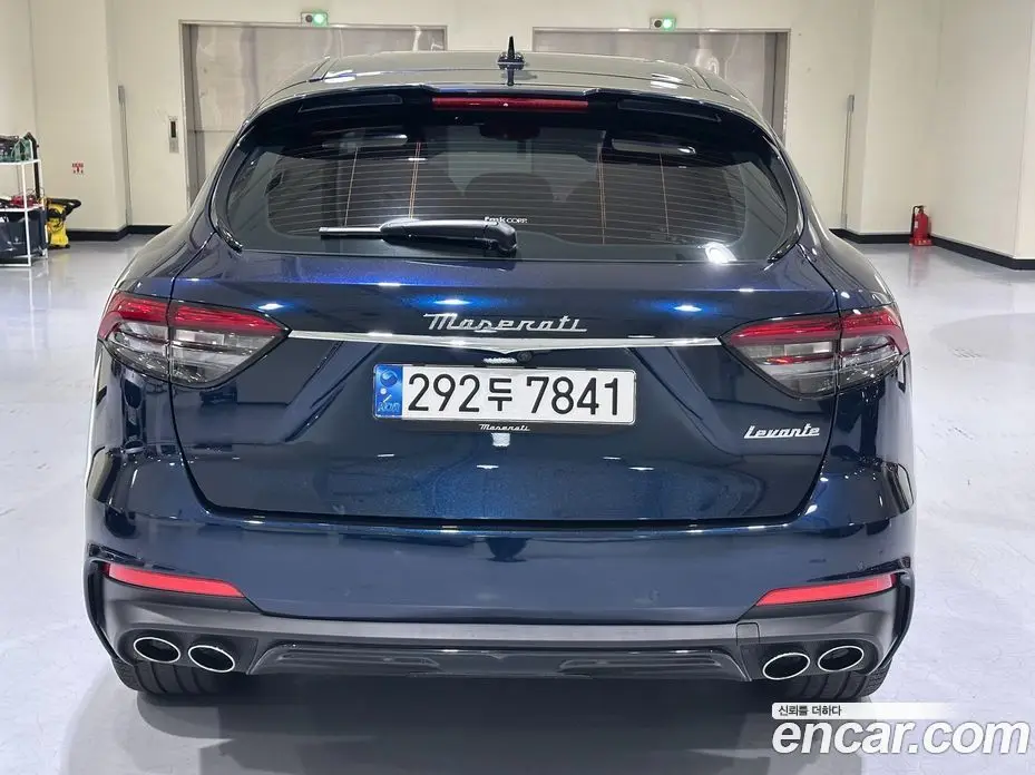 Maserati Levante 2023 3.0 АКПП, фото 4