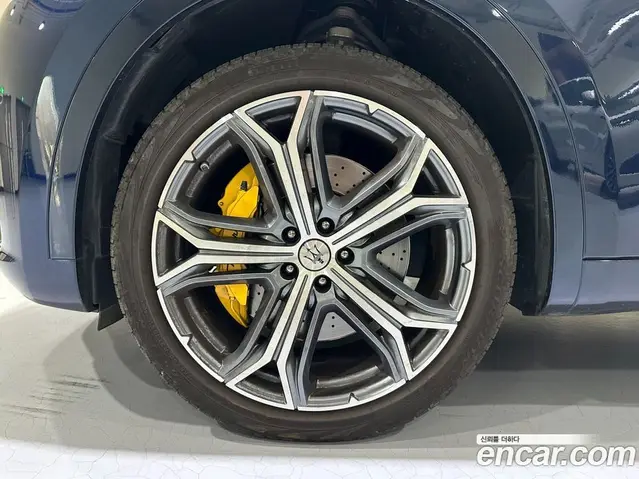Maserati Levante 2023 3.0 АКПП, миниатюра 5