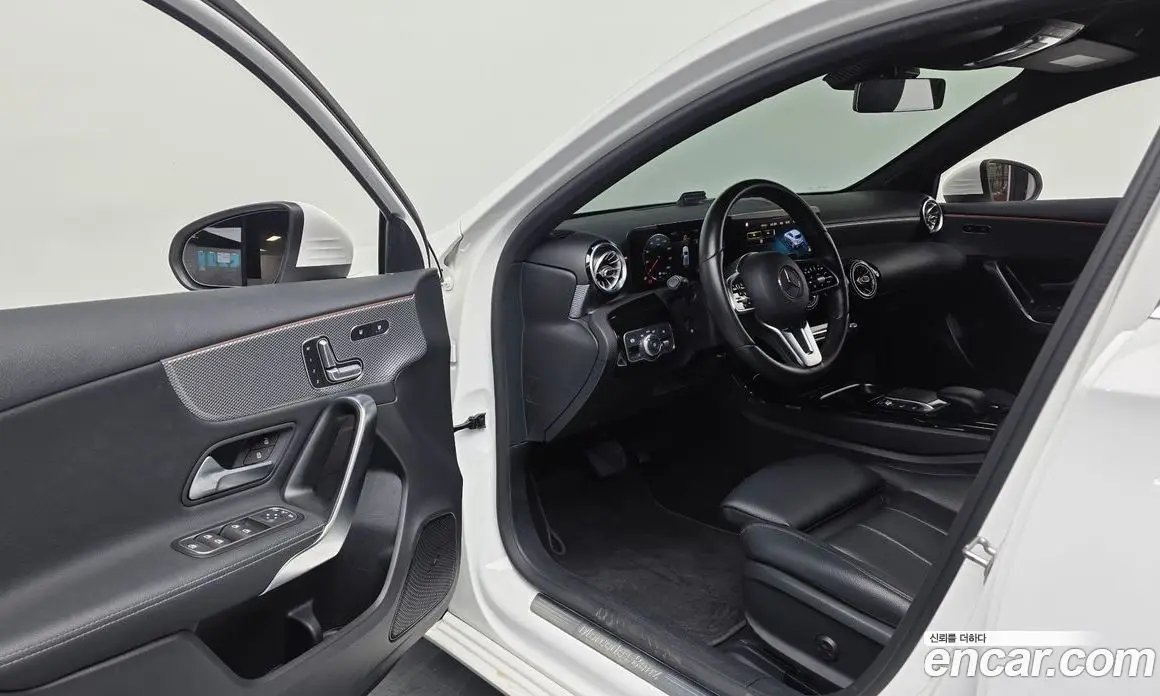 Mercedes-Benz A-Class 2021 2.0 АКПП, фото 13