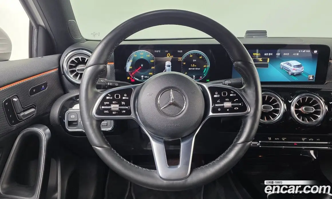 Mercedes-Benz A-Class 2021 2.0 АКПП, фото 19