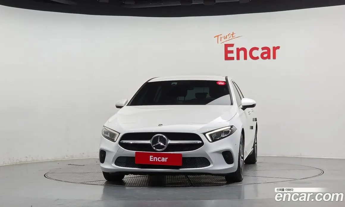 Mercedes-Benz A-Class 2021 2.0 АКПП, фото 3