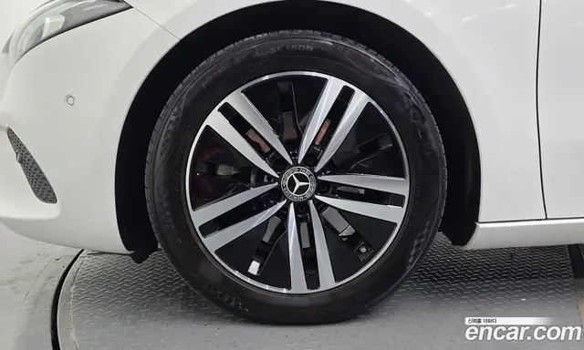 Mercedes-Benz A-Class 2021 2.0 АКПП, миниатюра 5