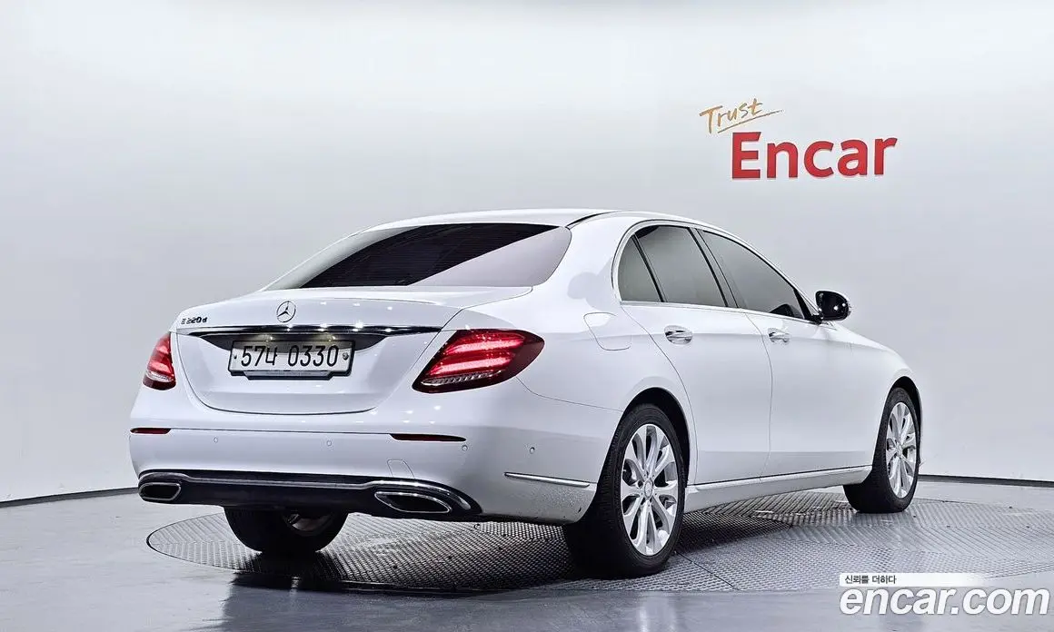 Mercedes-Benz E-Class 2016 1.9 АКПП, фото 2