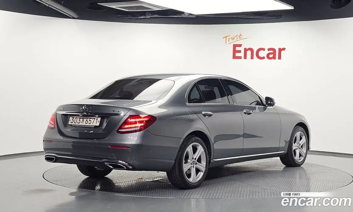 Mercedes-Benz E-Class 2018 1.9 АКПП, фото 2
