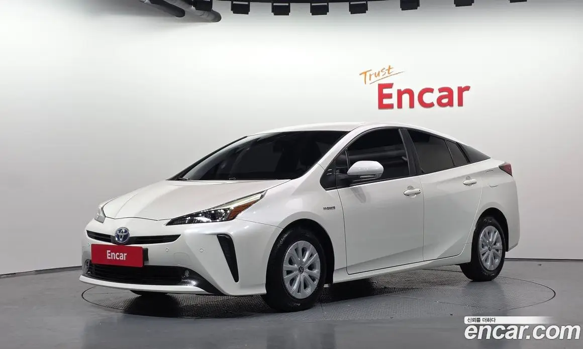 Toyota Prius 2019 1.8 АКПП, фото 1