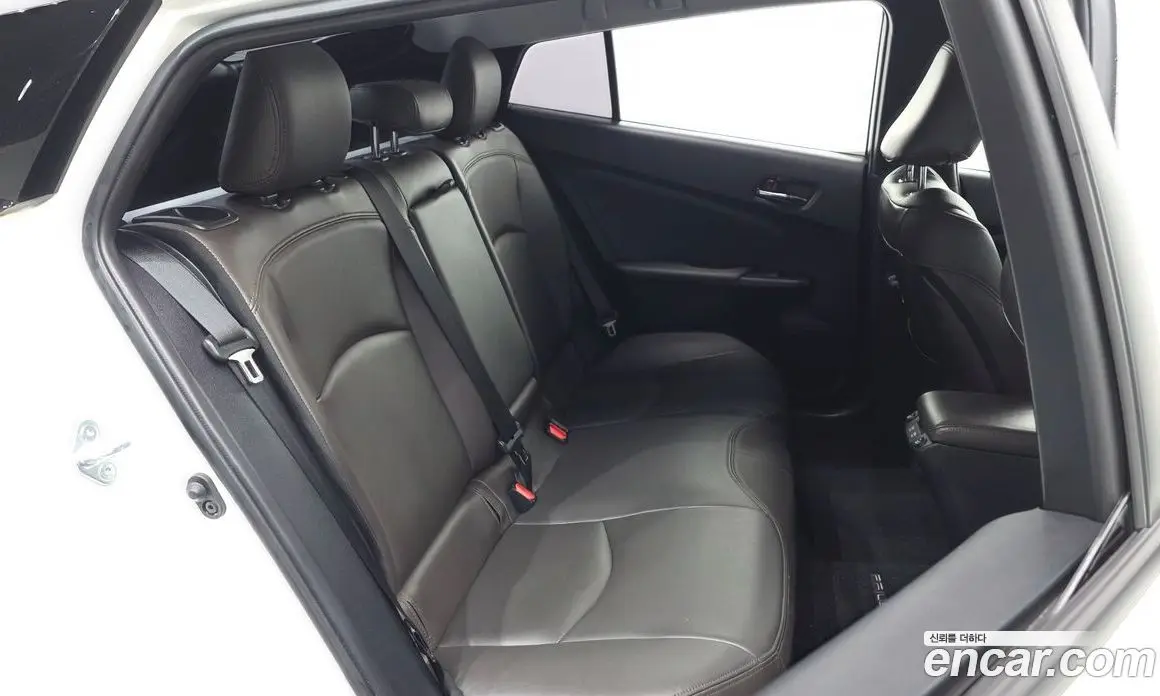 Toyota Prius 2019 1.8 АКПП, фото 11