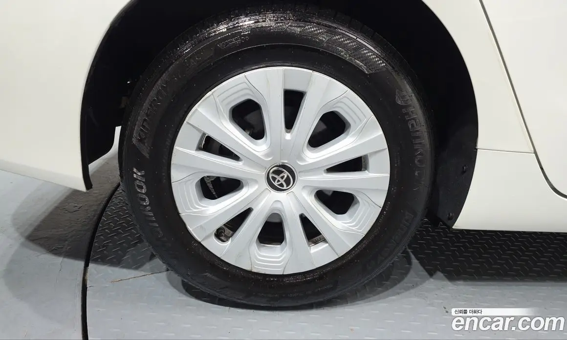 Toyota Prius 2019 1.8 АКПП, фото 5