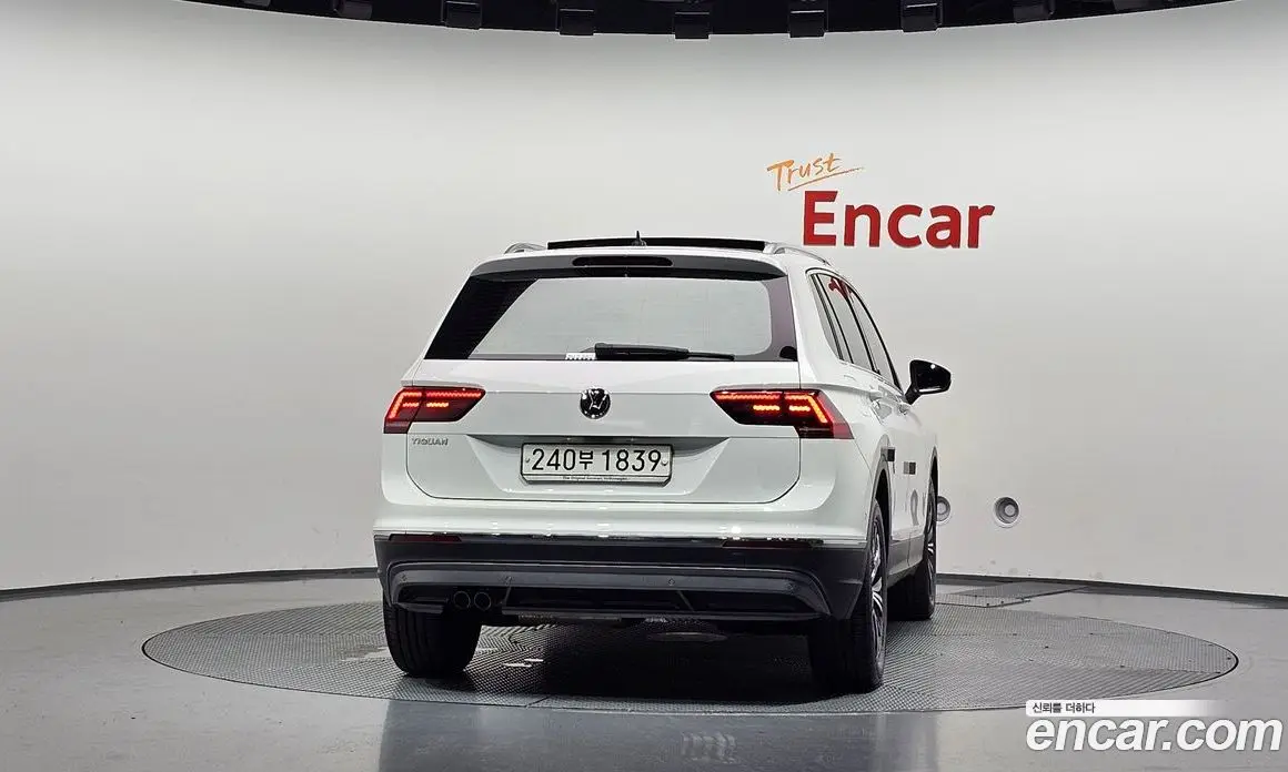 Volkswagen Tiguan 2019 2.0 АКПП, фото 4