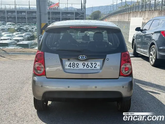 Kia Morning 2010 1.0 АКПП, миниатюра 3
