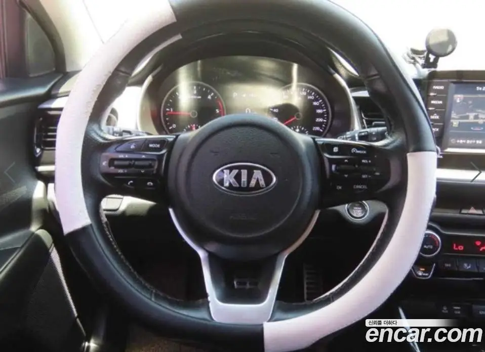 Kia Stonic 2018 1.6 АКПП, фото 10
