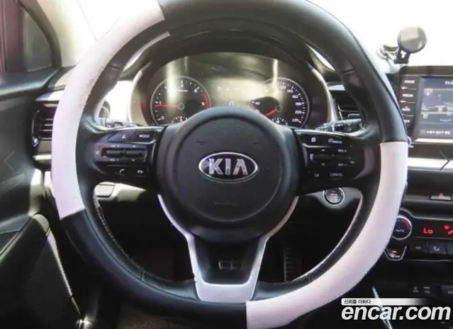 Kia Stonic 2018 1.6 АКПП, миниатюра 10