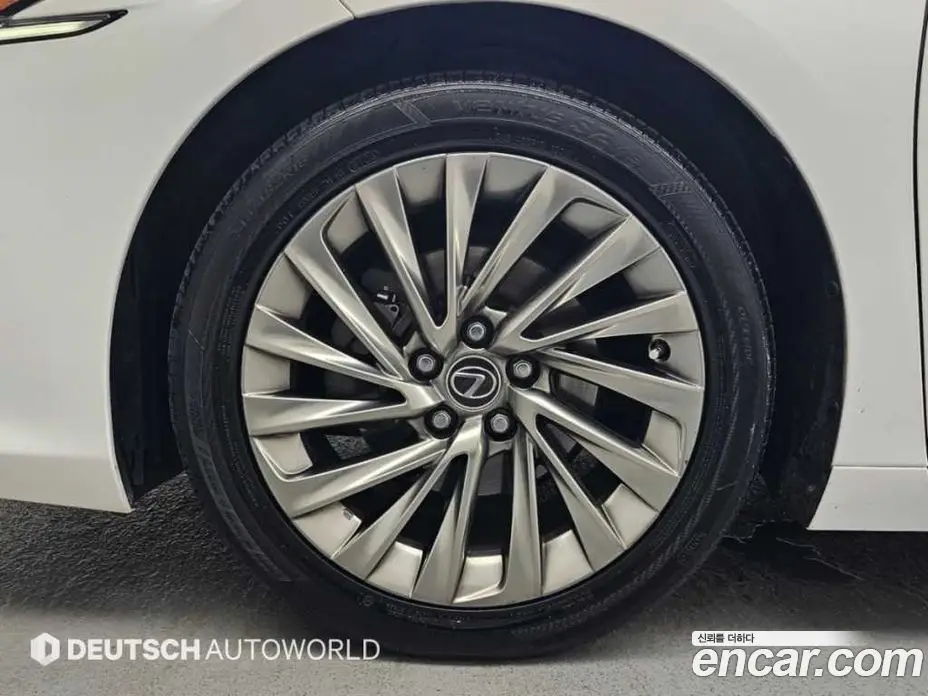 Lexus ES 2018 2.5 АКПП, фото 5