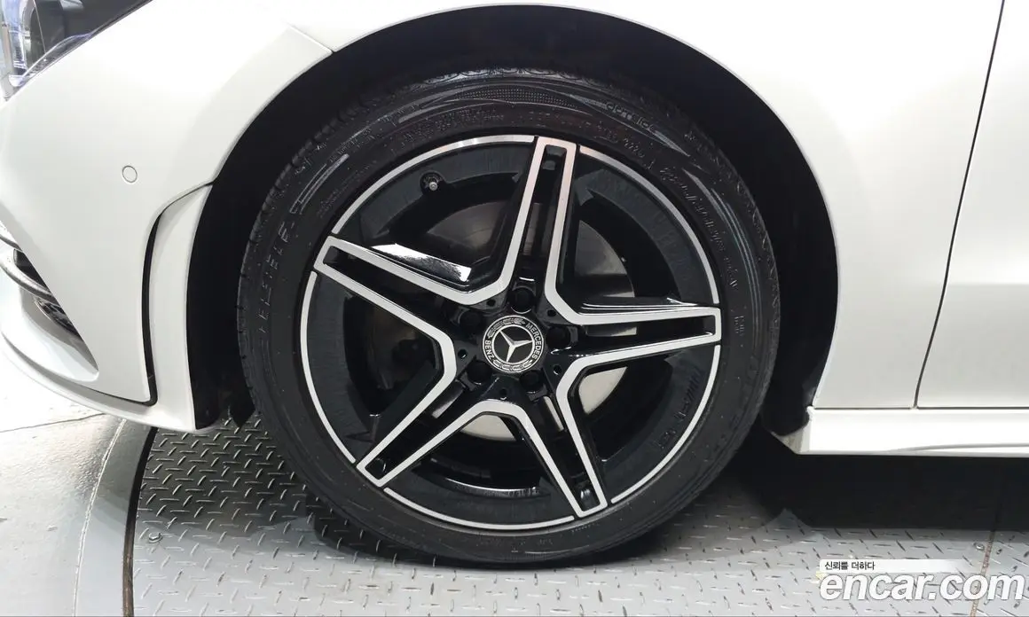 Mercedes-Benz CLA-Class 2022 2.0 АКПП, фото 5
