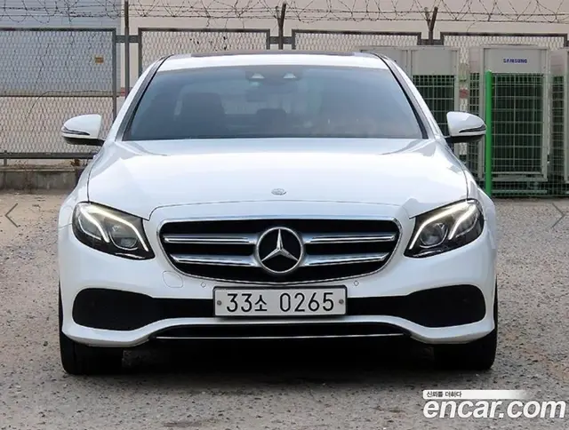 Mercedes-Benz E-Class, 2016, 111 102 км