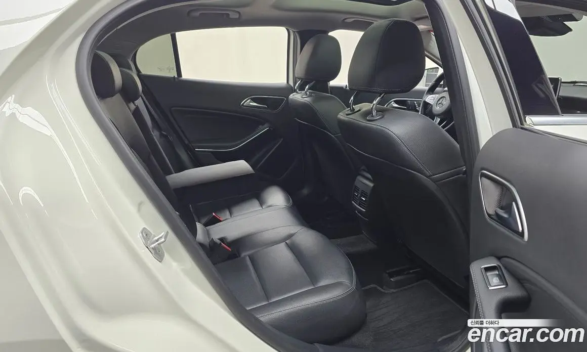 Mercedes-Benz GLA-Class 2017 2.0 АКПП, фото 16