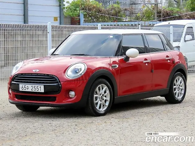 Mini Cooper, 2017, 115 608 км