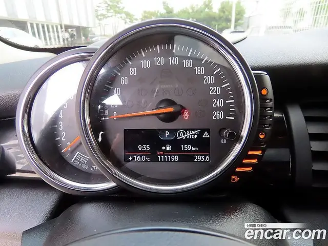 Mini Cooper 2017 1.5 АКПП, миниатюра 9