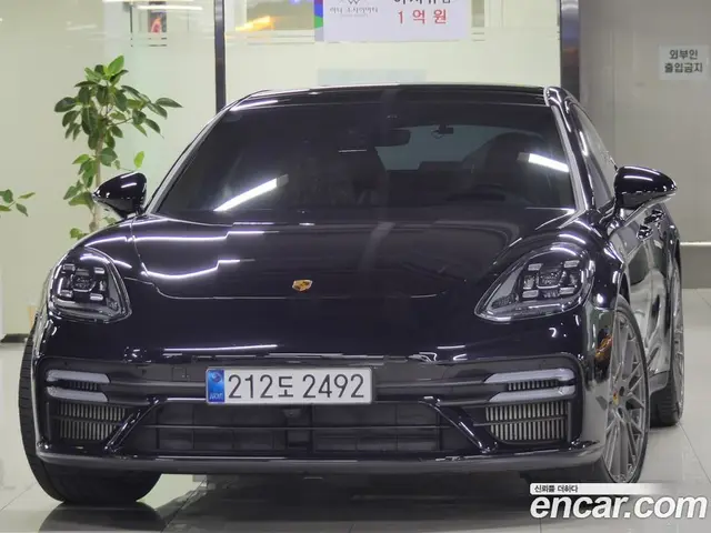Porsche Panamera, 2022, 67 000 км