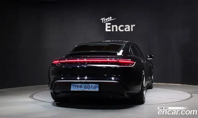 Porsche Taycan 2023 0.1 АКПП, миниатюра 4