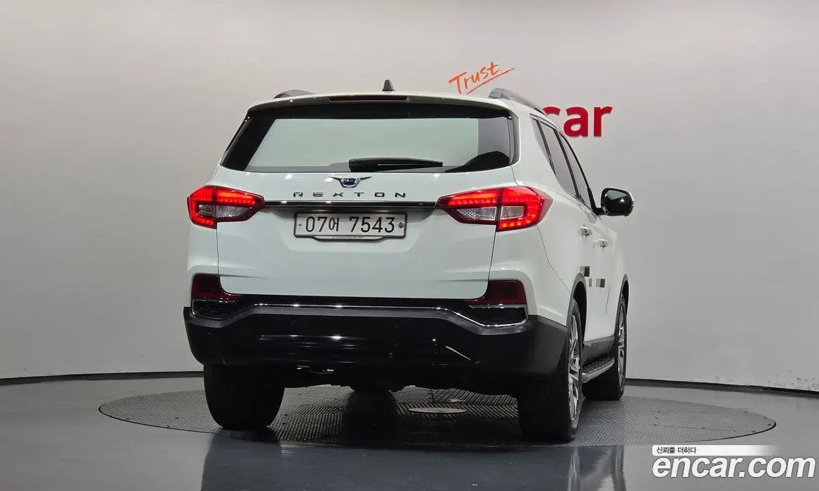 SsangYong Rexton 2017 2.2 АКПП, фото 3