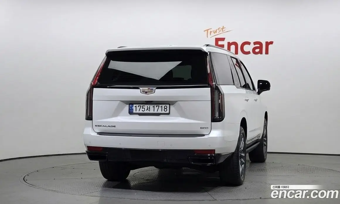 Cadillac Escalade 2023 6.2 АКПП, фото 4