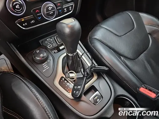 Jeep Cherokee 2015 2.0 АКПП, миниатюра 9