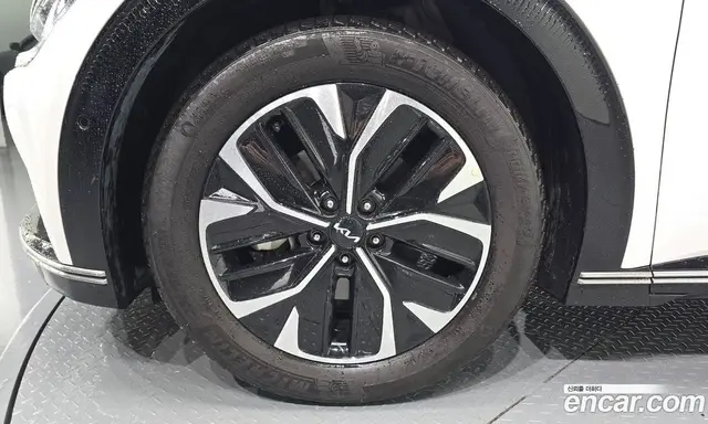 Kia EV6 2023 0.1 АКПП, миниатюра 5 Kia EV6 2023 0.1 АКПП, миниатюра 5