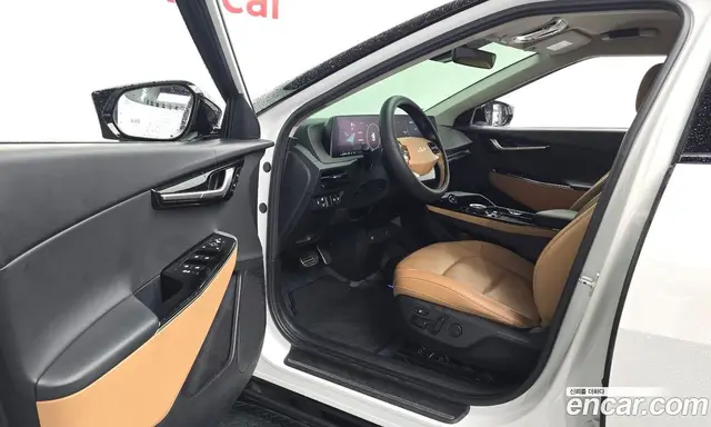 Kia EV6 2023 0.1 АКПП, миниатюра 10 Kia EV6 2023 0.1 АКПП, миниатюра 10