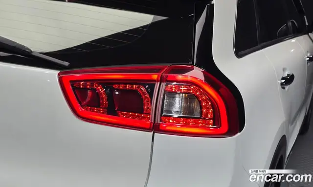 Kia Niro 2016 1.6 АКПП, миниатюра 9