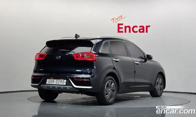 Kia Niro 2016 1.6 АКПП, миниатюра 2 Kia Niro 2016 1.6 АКПП, миниатюра 2