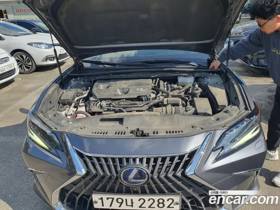 Lexus ES 2021 2.5 АКПП, фото 17