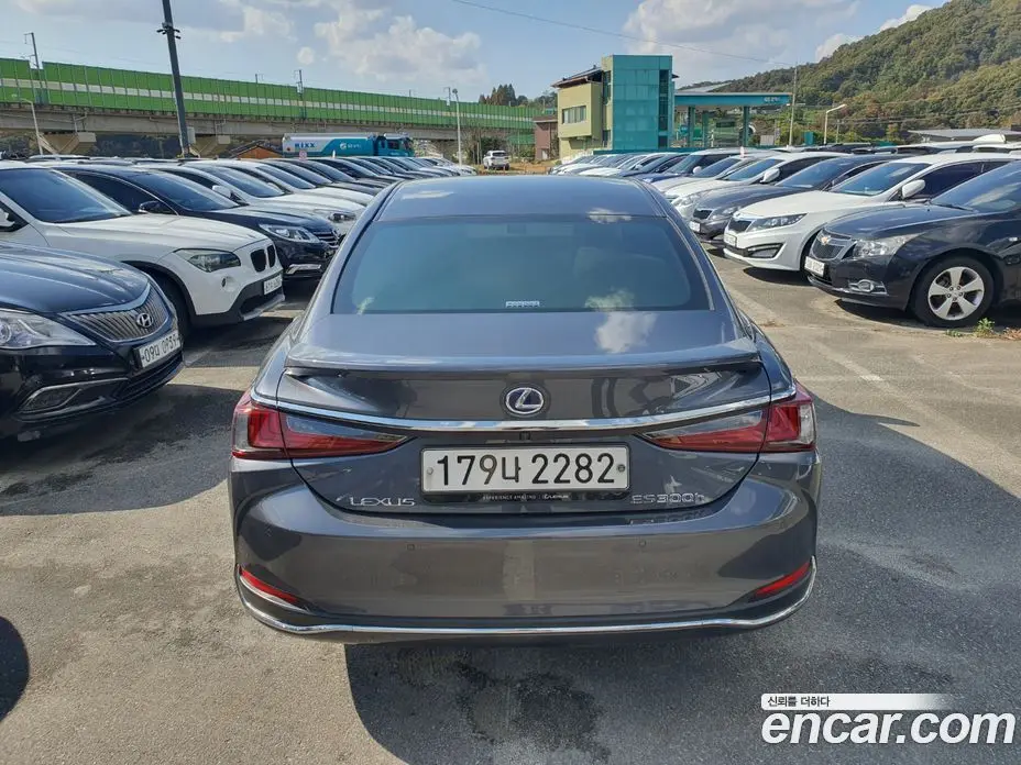 Lexus ES 2021 2.5 АКПП, фото 4