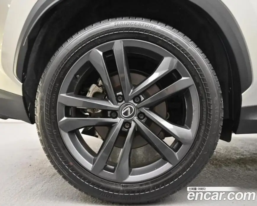 Lexus NX 2024 2.5 АКПП, фото 5