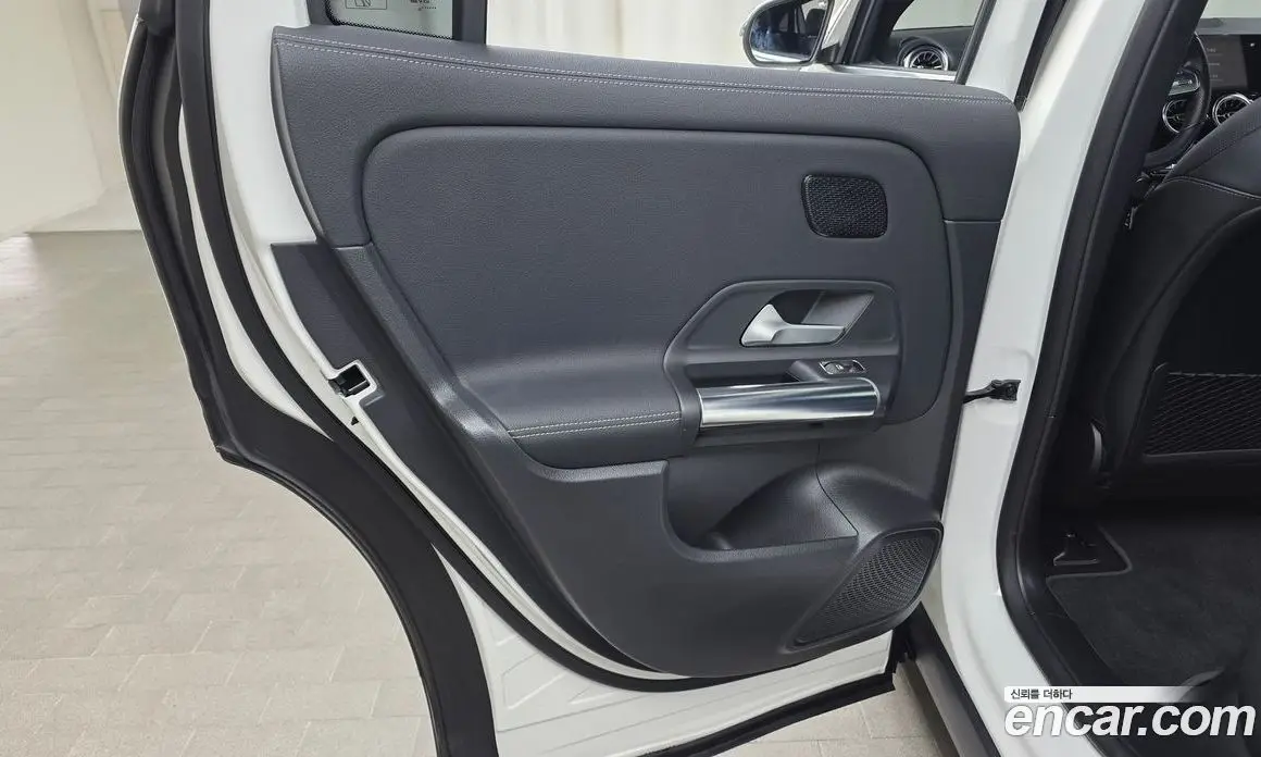 Mercedes-Benz EQA 2022 0.2 АКПП, фото 14