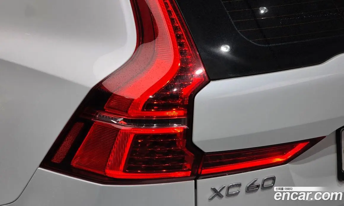 Volvo XC60 2019 2.0 АКПП, фото 9