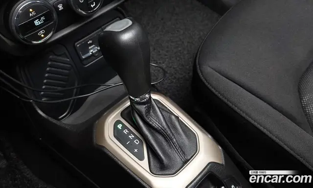 Jeep Renegade 2016 2.4 АКПП, миниатюра 9