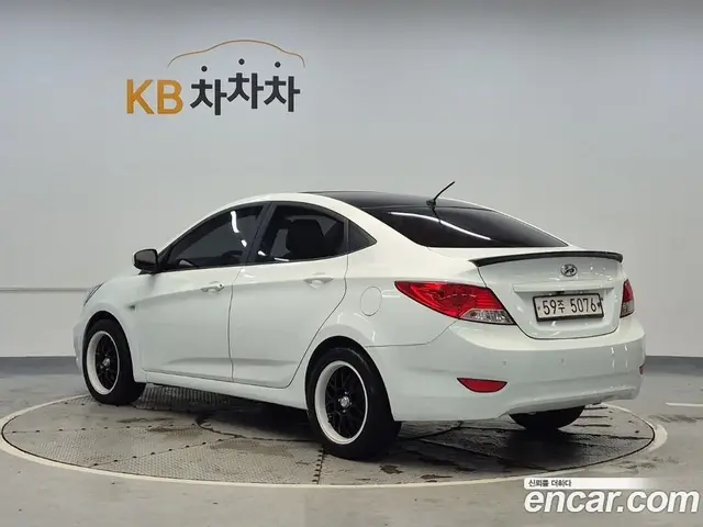 Hyundai Accent 2011 1.4 АКПП, миниатюра 2