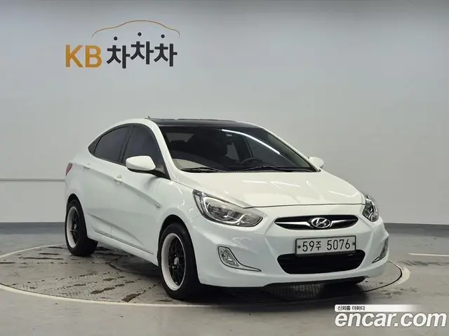 Hyundai Accent 2011 1.4 АКПП, миниатюра 3