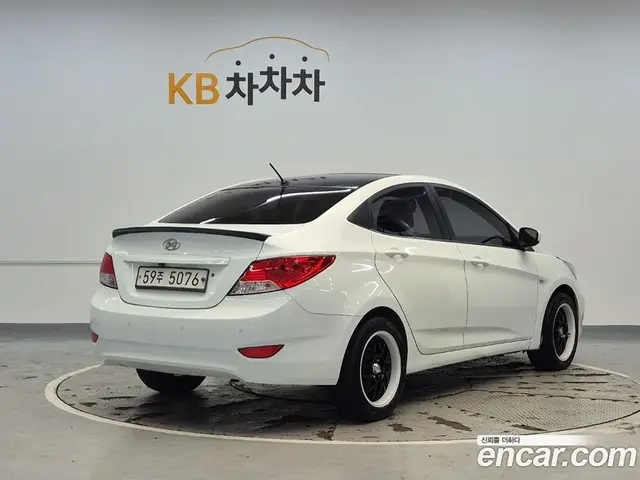 Hyundai Accent 2011 1.4 АКПП, миниатюра 4