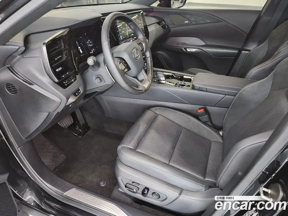 Lexus RX 2025 2.5 вариатор, фото 17 Lexus RX 2025 2.5 вариатор, фото 17